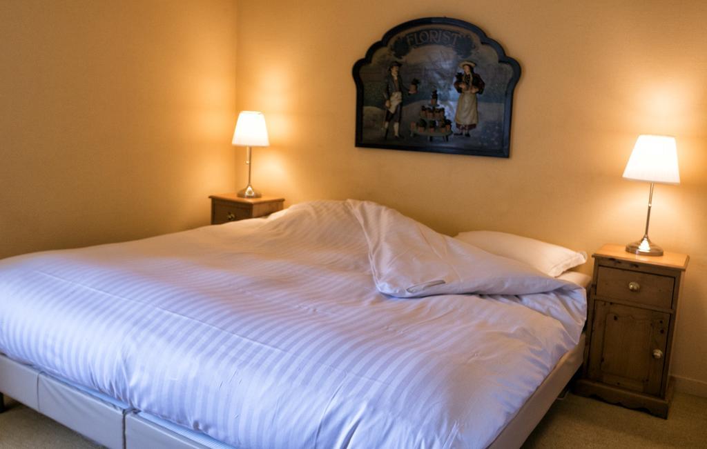 Residence Hotel Les Ducs De Chevreuse Avec Hebergement, Repas & Pdj, Seminaire, Bureau & Parking Zewnętrze zdjęcie