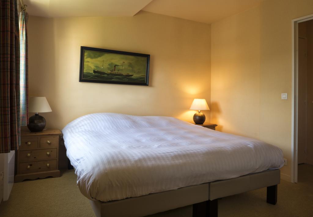 Residence Hotel Les Ducs De Chevreuse Avec Hebergement, Repas & Pdj, Seminaire, Bureau & Parking Zewnętrze zdjęcie